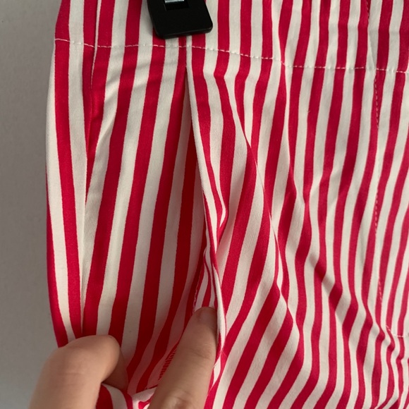 ⭐️ RED STRIPED SAILOR STYLE SHORTS VARIOUS SIZES - Picture 2 of 5